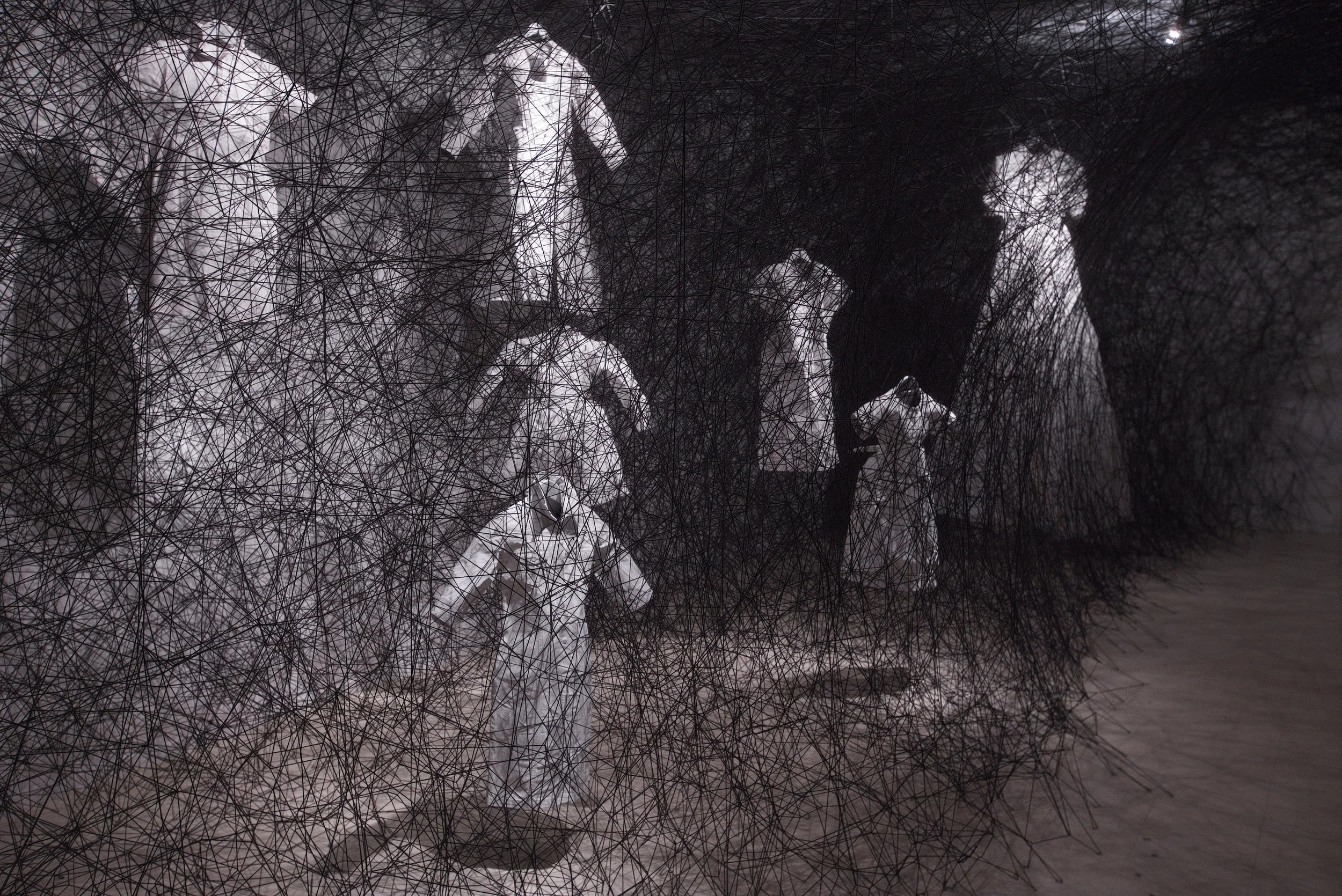 CHIHARU SHIOTA–塩田千春